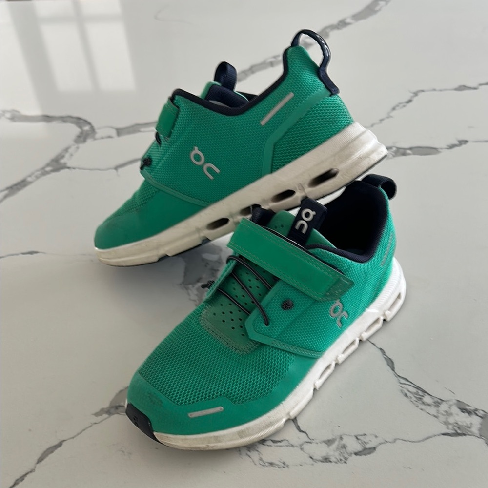 Alo Kids' Green Athletic Sneakers